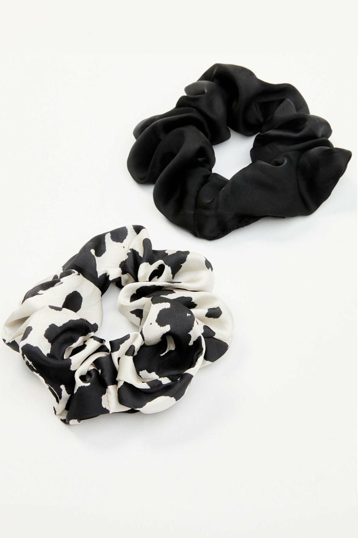 Idyllwind Women | Palmetto Cow Print Oversized Scrunchie Set - 2 Piece