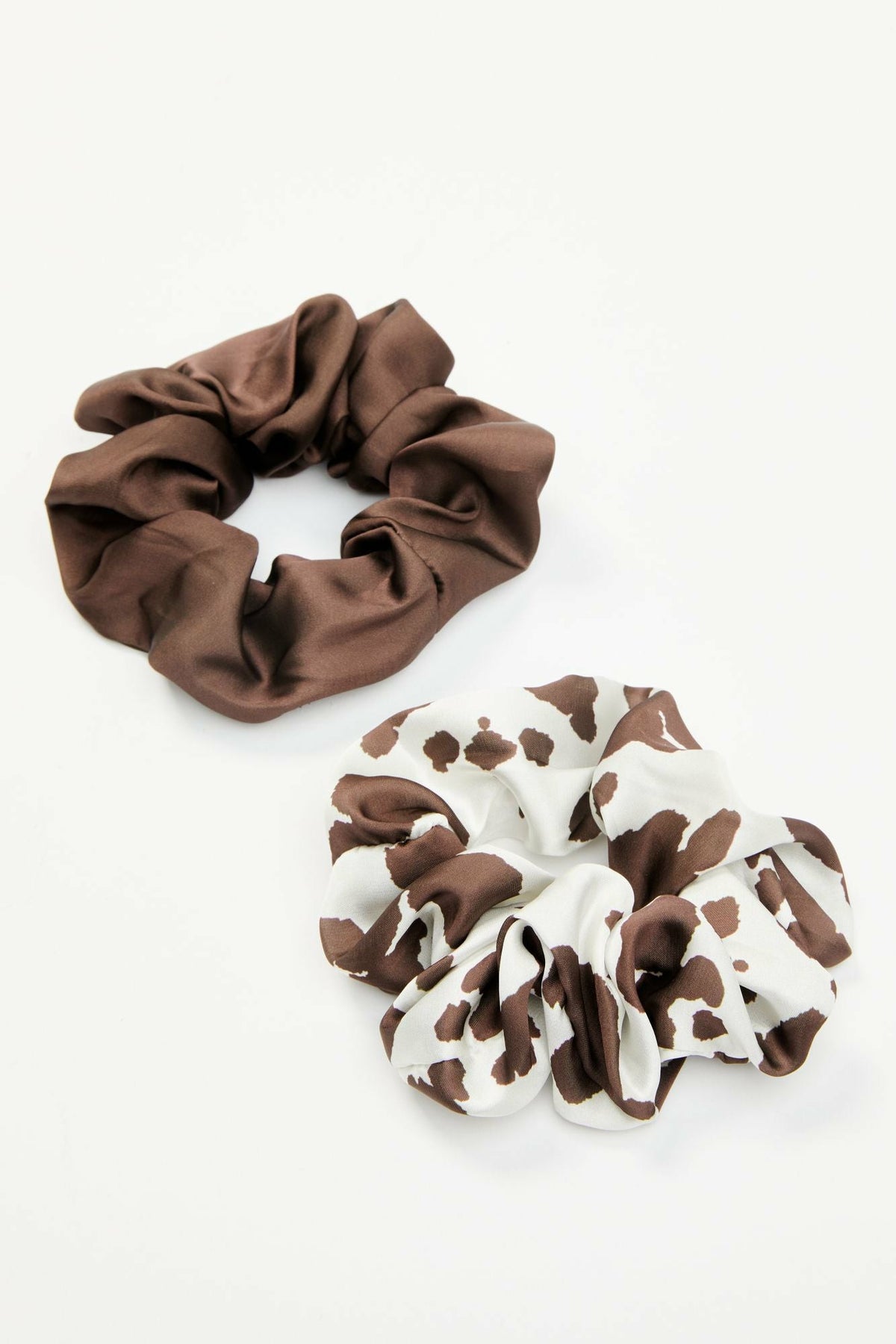 Idyllwind Women | Palmetto Cow Print Oversized Scrunchie Set - 2 Piece