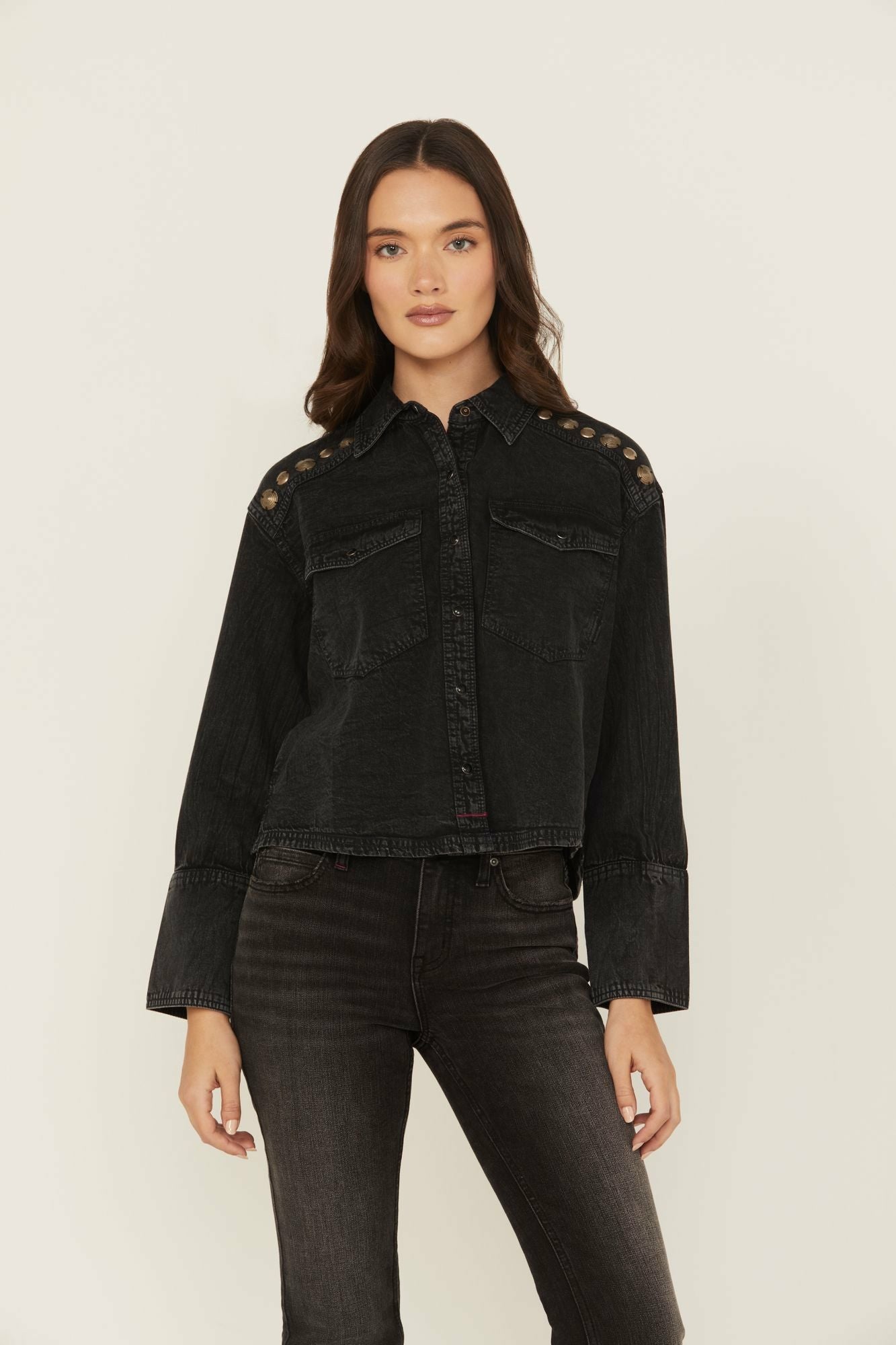 Idyllwind Women | Concho Embellished Long Sleeve Snap Western Shirt