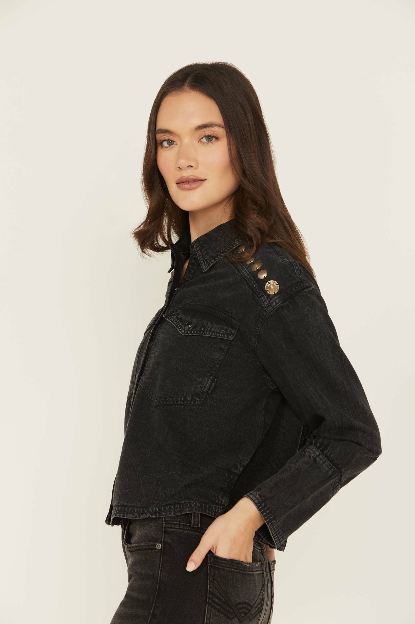 Idyllwind Women | Concho Embellished Long Sleeve Snap Western Shirt
