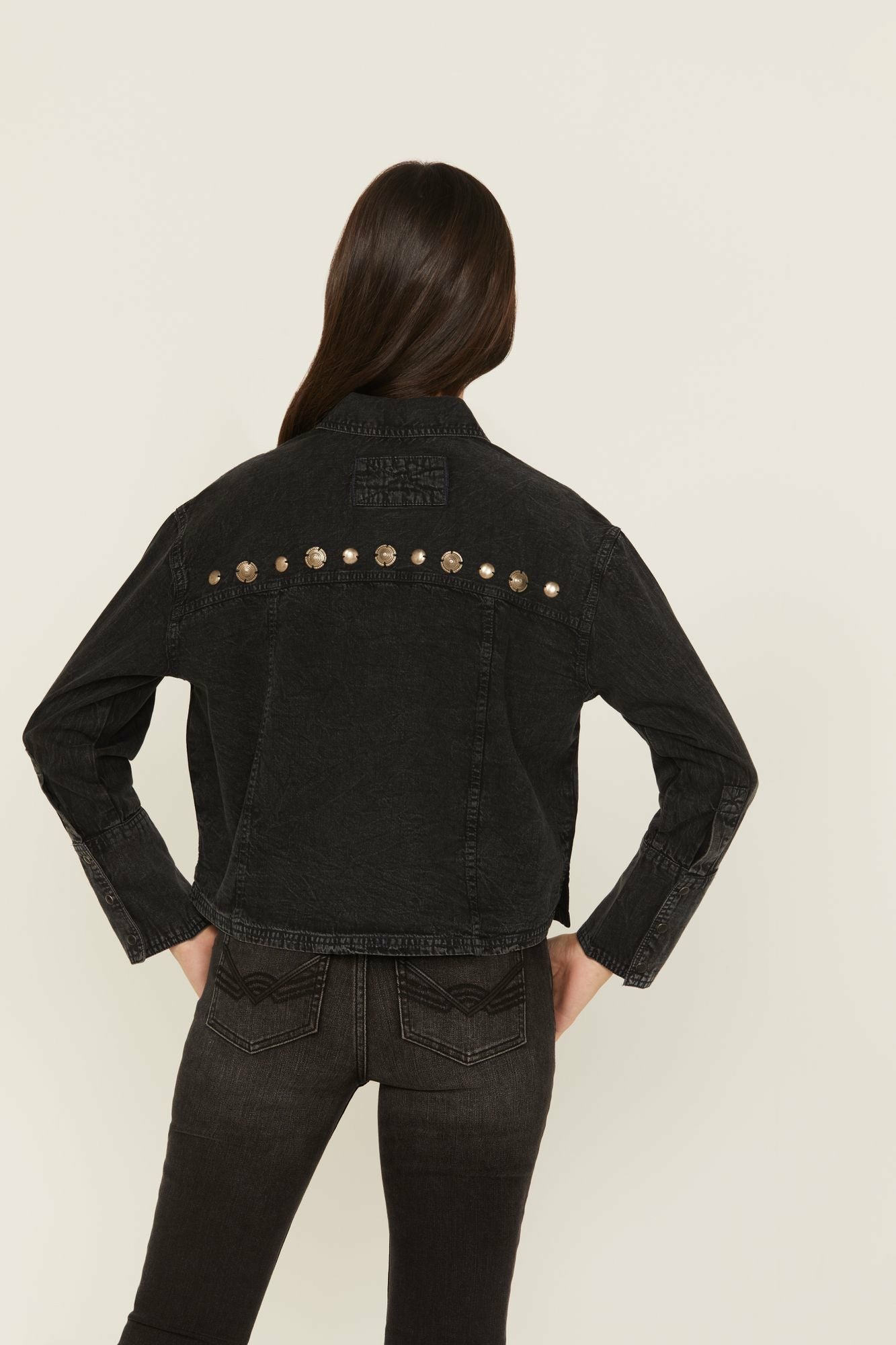 Idyllwind Women | Concho Embellished Long Sleeve Snap Western Shirt