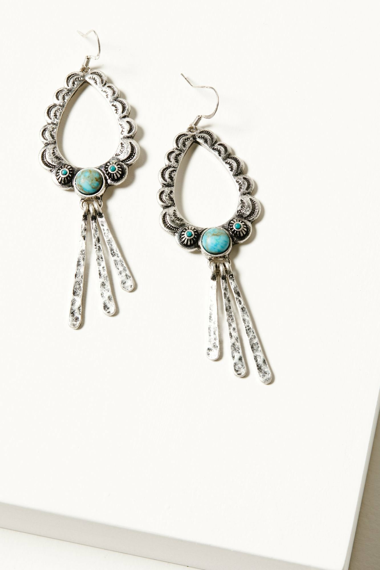Idyllwind Women | Bellafonte Teardrop Scalloped Earrings