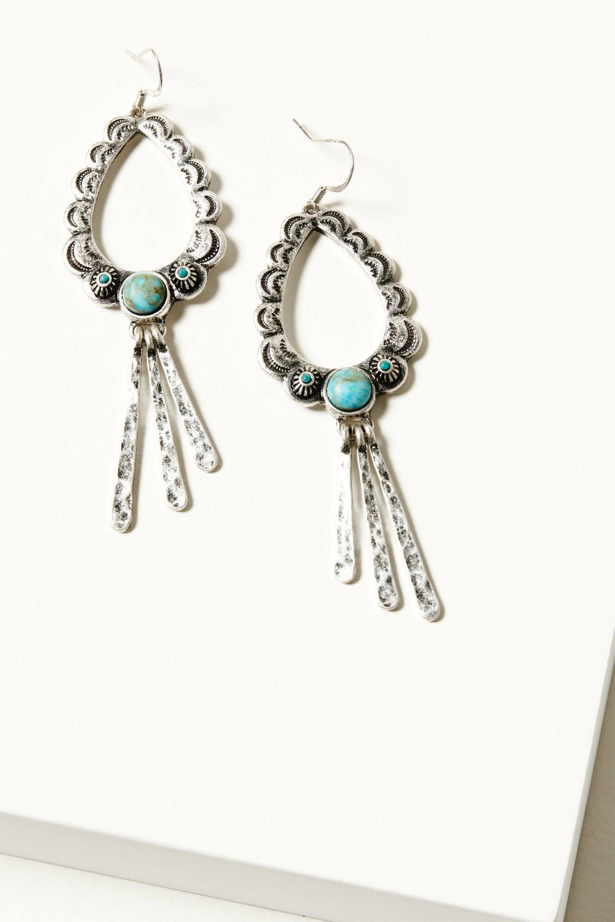 Idyllwind Women | Bellafonte Teardrop Scalloped Earrings