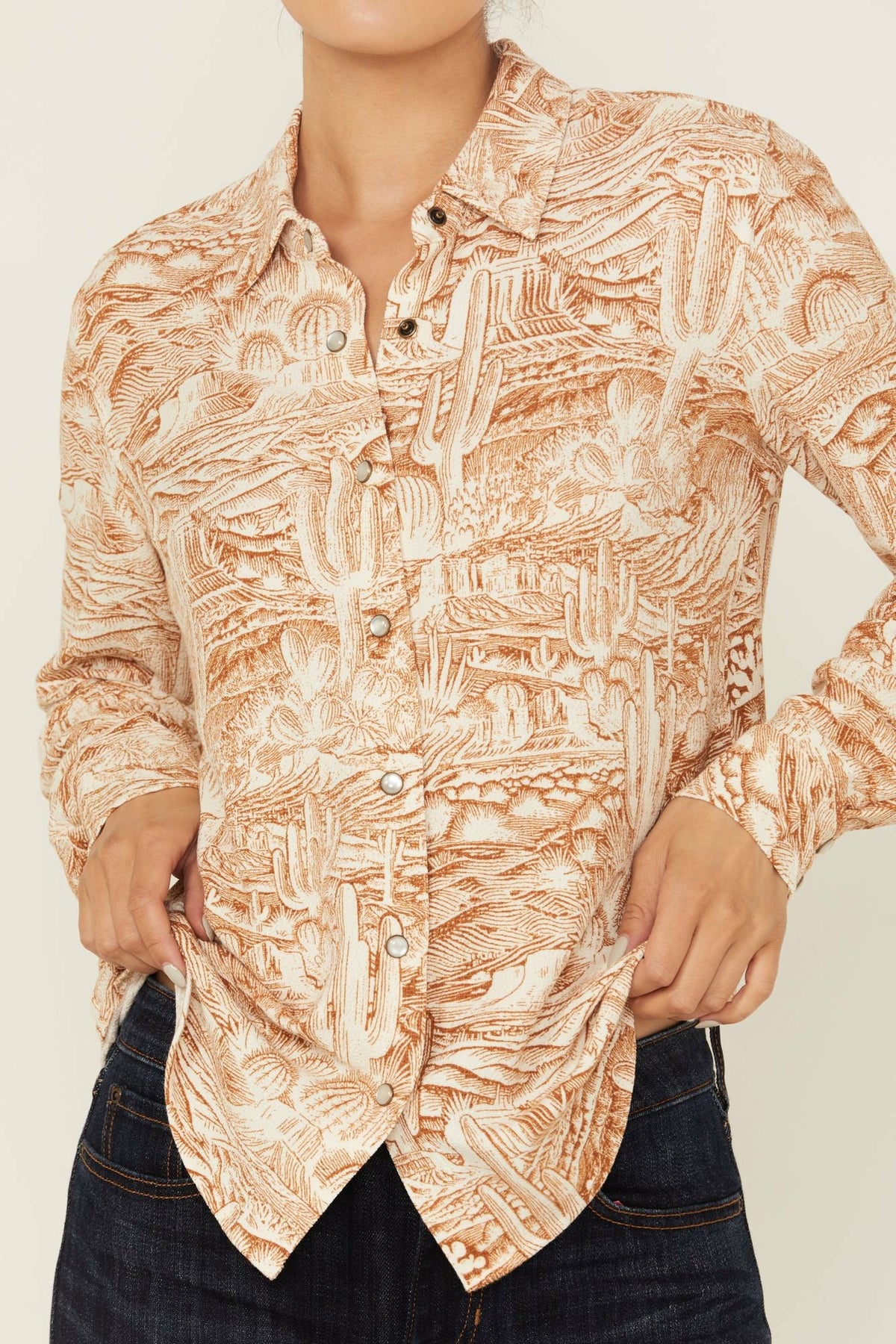 Idyllwind Women | Rockwall Conversation Print Feather Light Long Sleeve Pearl Snap Western Shirt