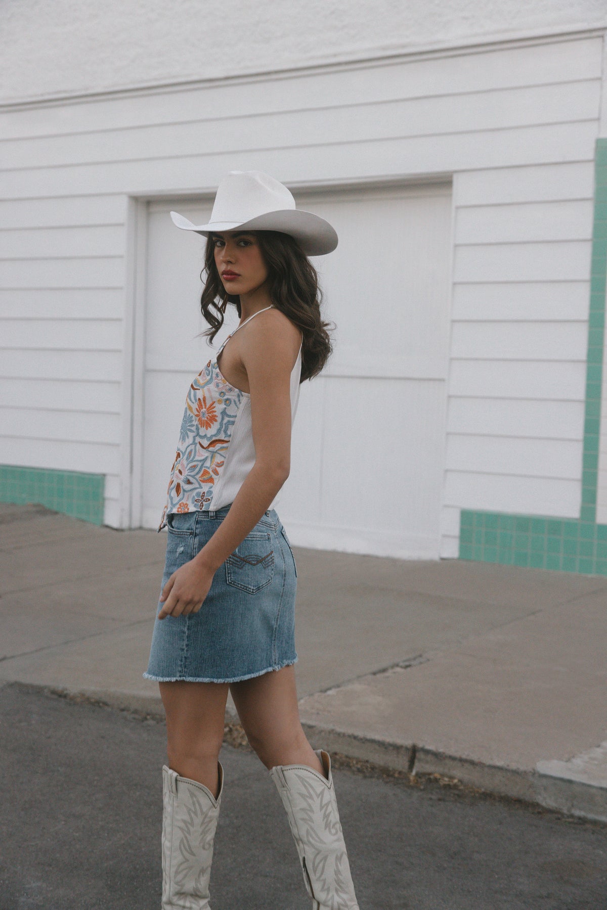 Idyllwind Women | Floral Haze Embroidered Crinkle Tank Top