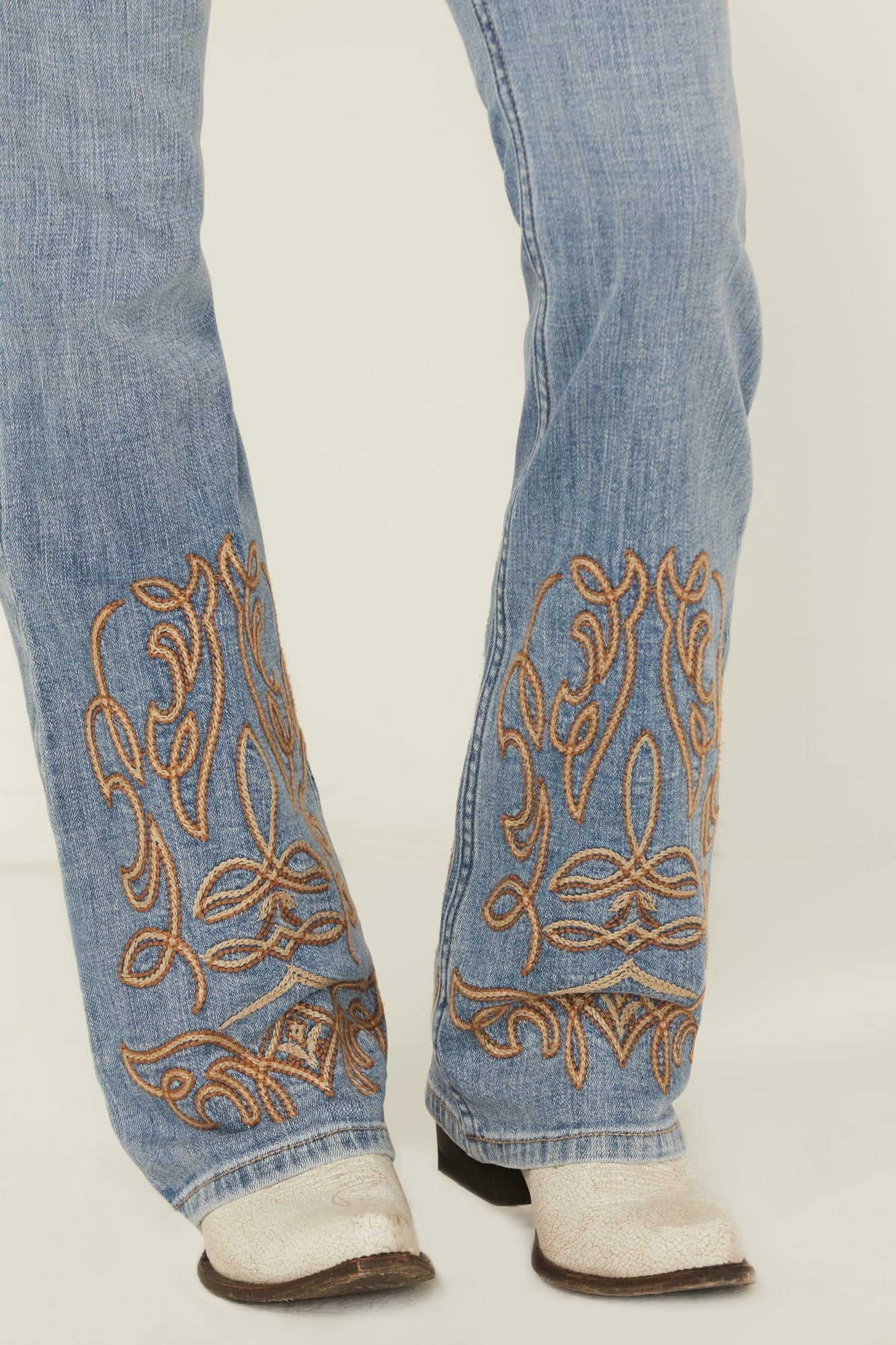 Idyllwind Women | Hawkins Light Wash Rebel Mid Rise Boot Stitch Bootcut Super Stretch Denim Jeans