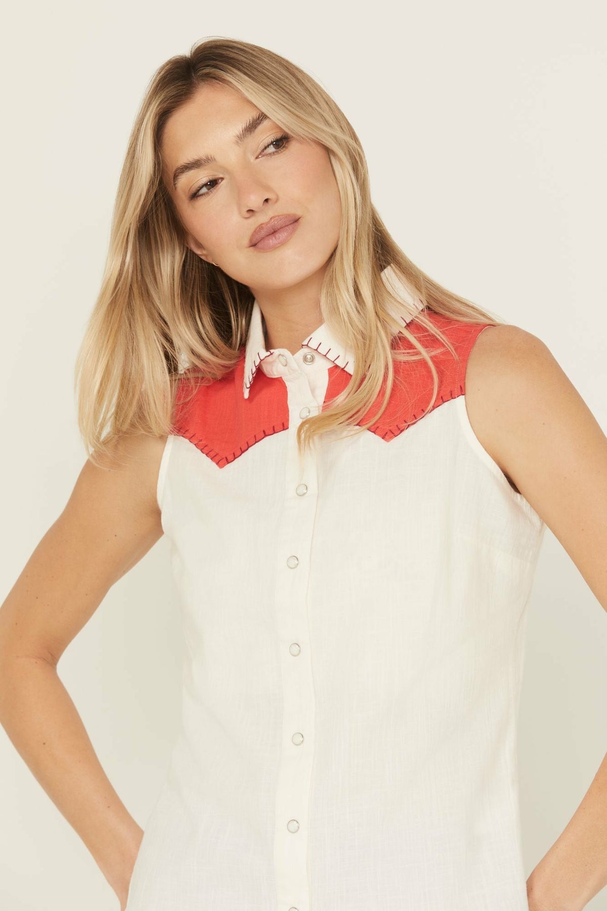 Idyllwind Women | Plainweave Contrast Yoke Sleeveless Snap Western Shirt