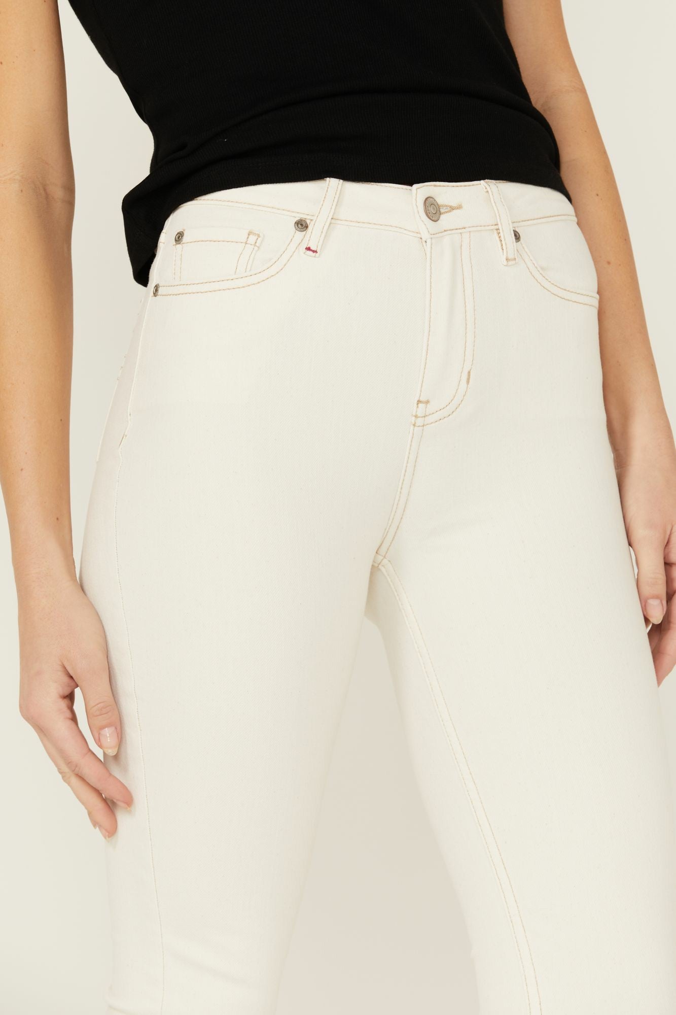 Idyllwind Women | Rebel Natural Wash Signature Back Pocket Mid Rise Flare Jeans