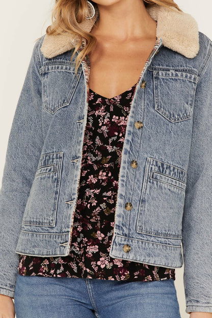 Idyllwind Women | Light Wash Reversible Sherpa Blanket Denim Jacket