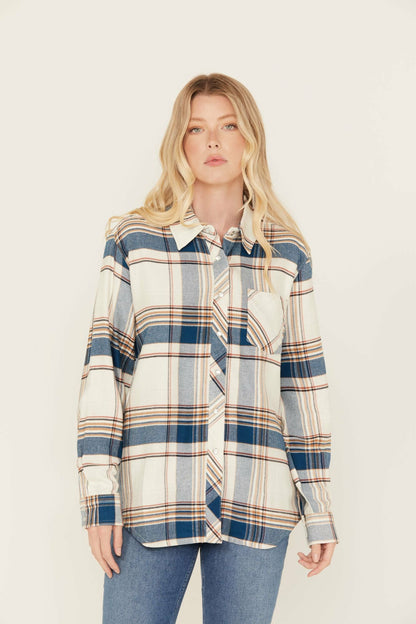 Idyllwind Women | Catherine Lightweight Long Sleeve Pearl Snap Flannel Boyfriend Shirt