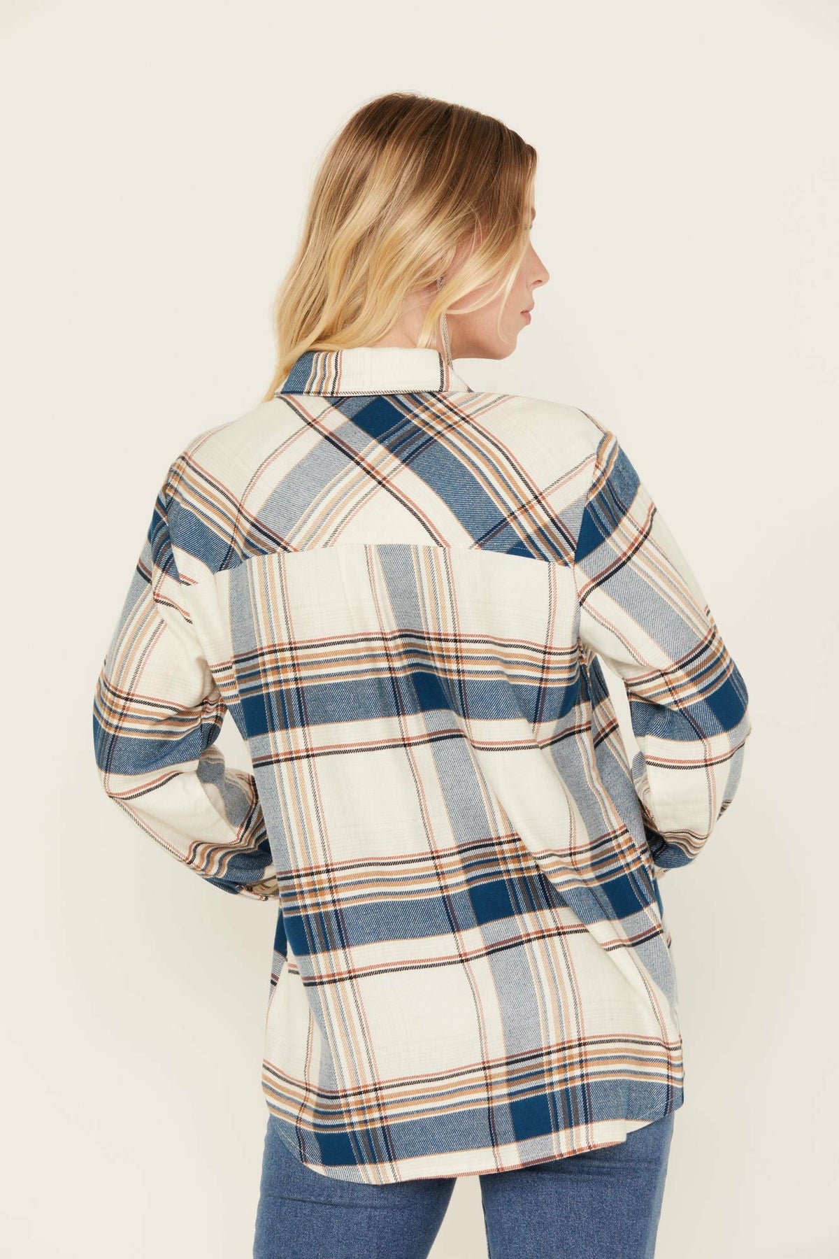 Idyllwind Women | Catherine Lightweight Long Sleeve Pearl Snap Flannel Boyfriend Shirt