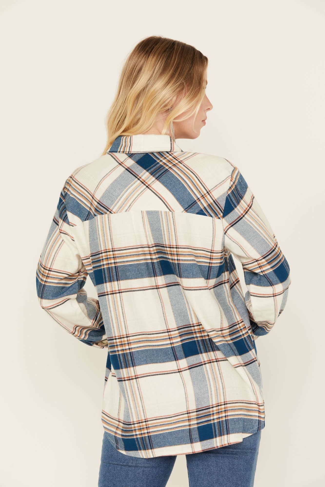 Idyllwind Women | Catherine Lightweight Long Sleeve Pearl Snap Flannel Boyfriend Shirt
