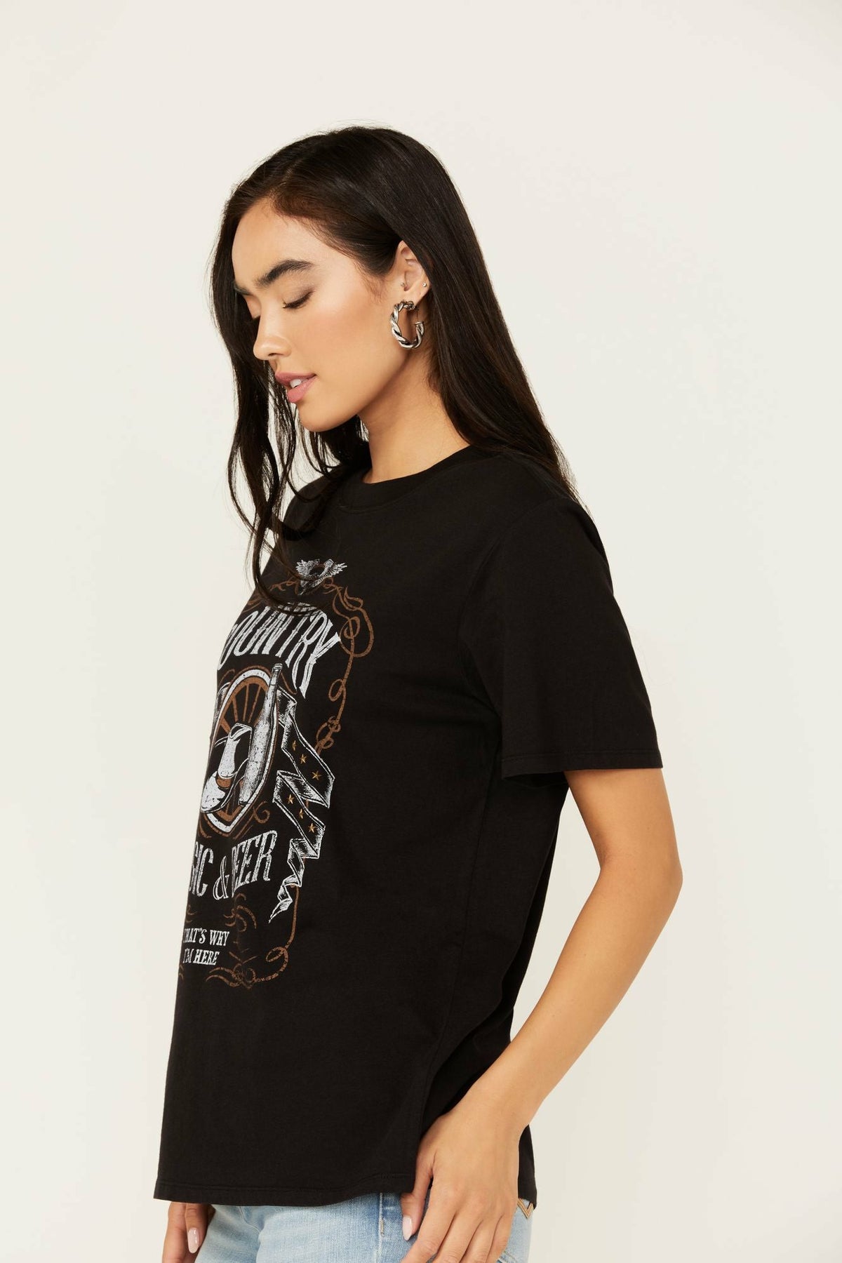 Idyllwind Women | Helen Country Music and Beer Short Sleeve Graphic Tee
