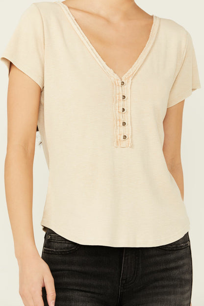 Idyllwind Women | Vaughn Henley Short Sleeve Shirt