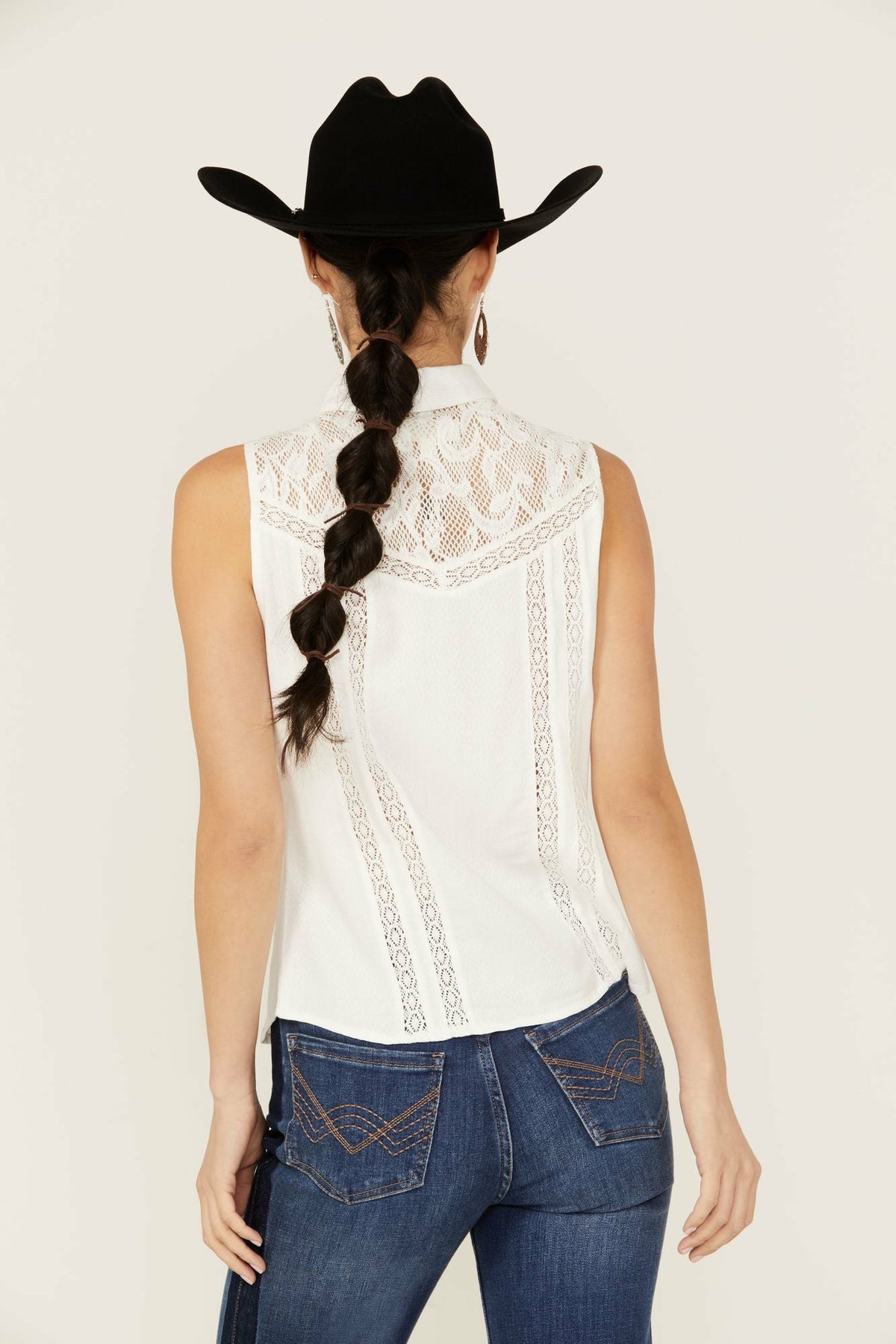 Idyllwind Women | Cobble Lace Yoke Sleeveless Button-Down Top