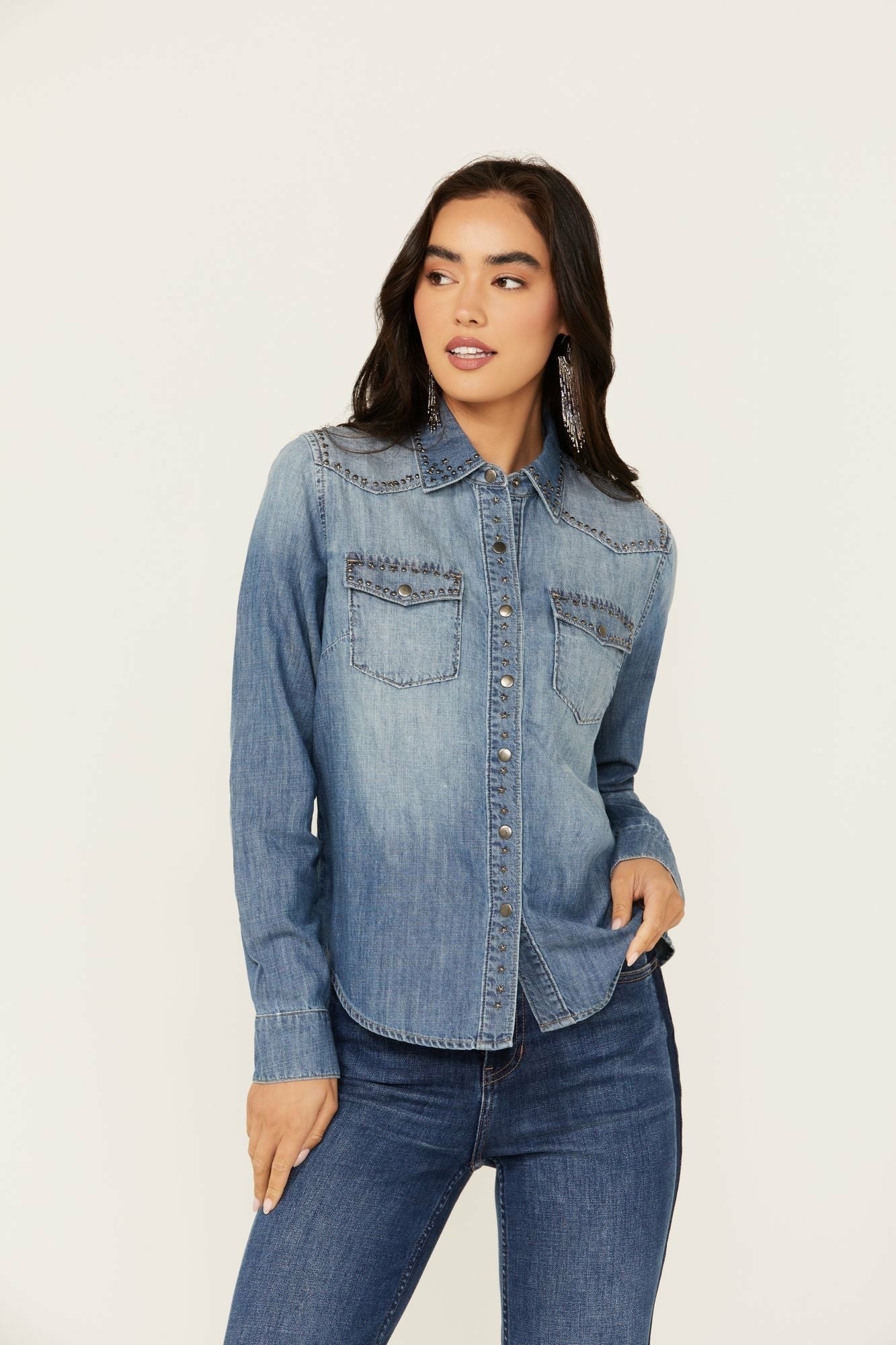 Idyllwind Women | Rigid Wayside Studded Chambray Long Sleeve Snap Western Shirt