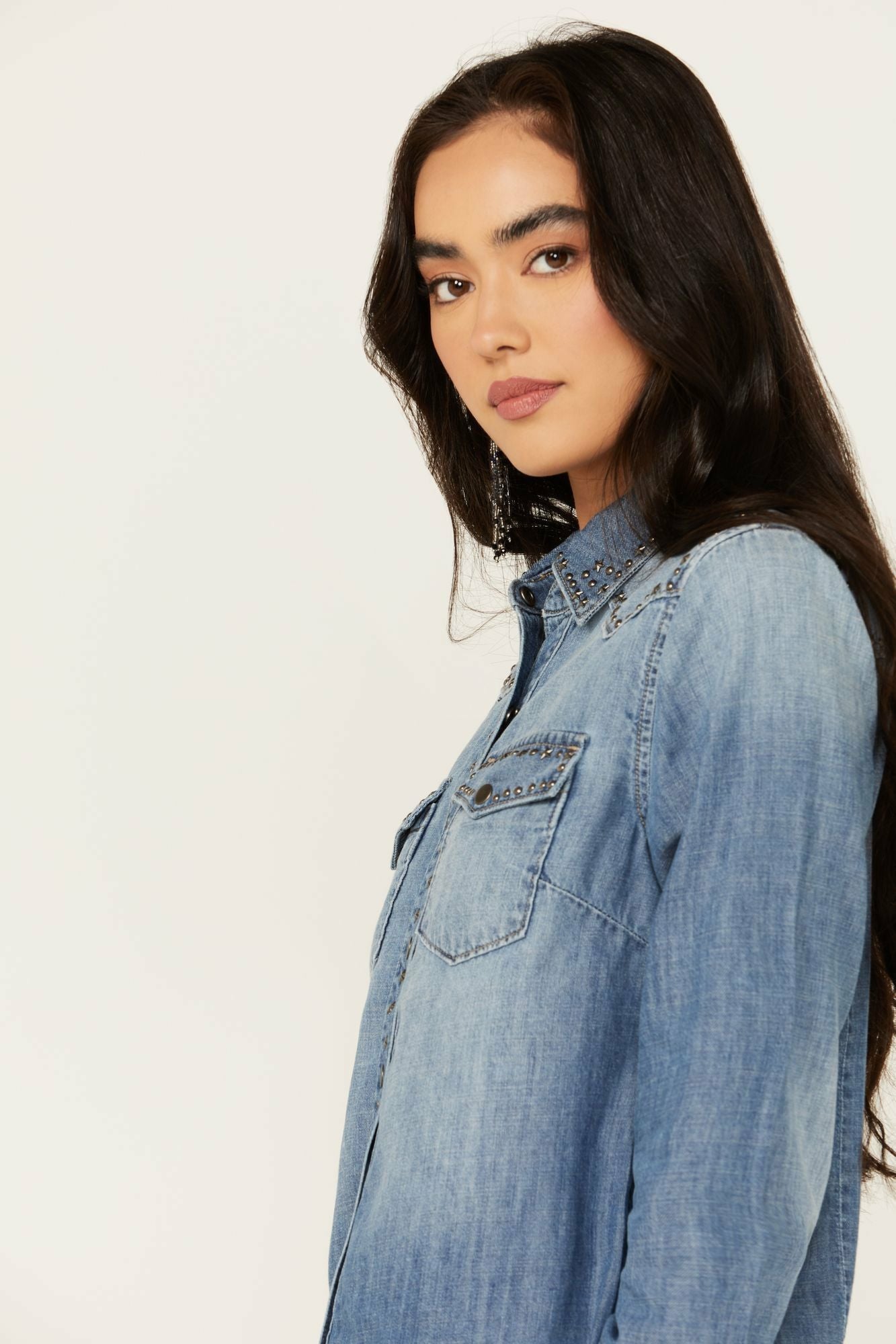 Idyllwind Women | Rigid Wayside Studded Chambray Long Sleeve Snap Western Shirt