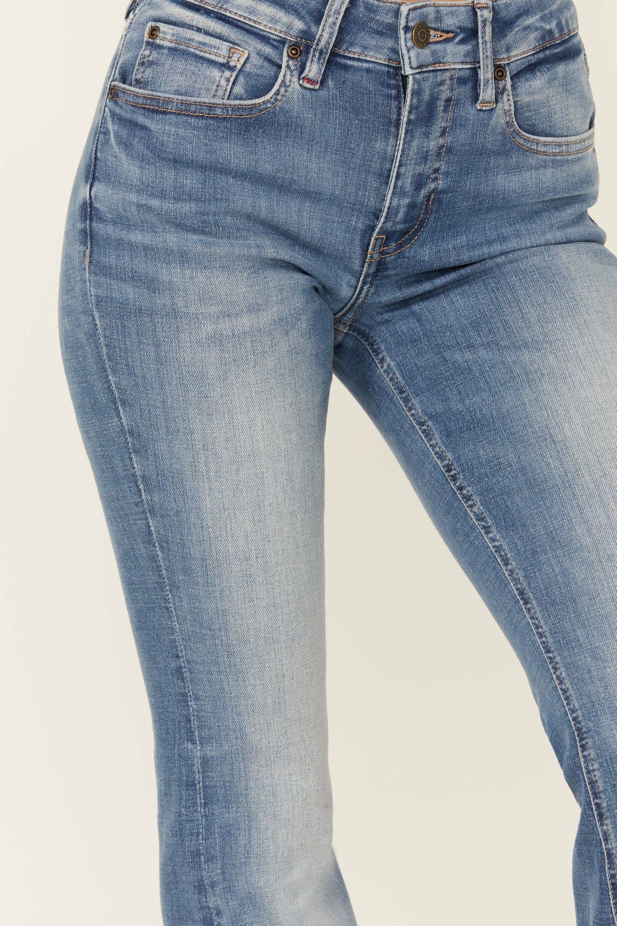 Idyllwind Women | Alto Vista Medium Wash Mid Rise Bootcut Stretch Denim Jeans