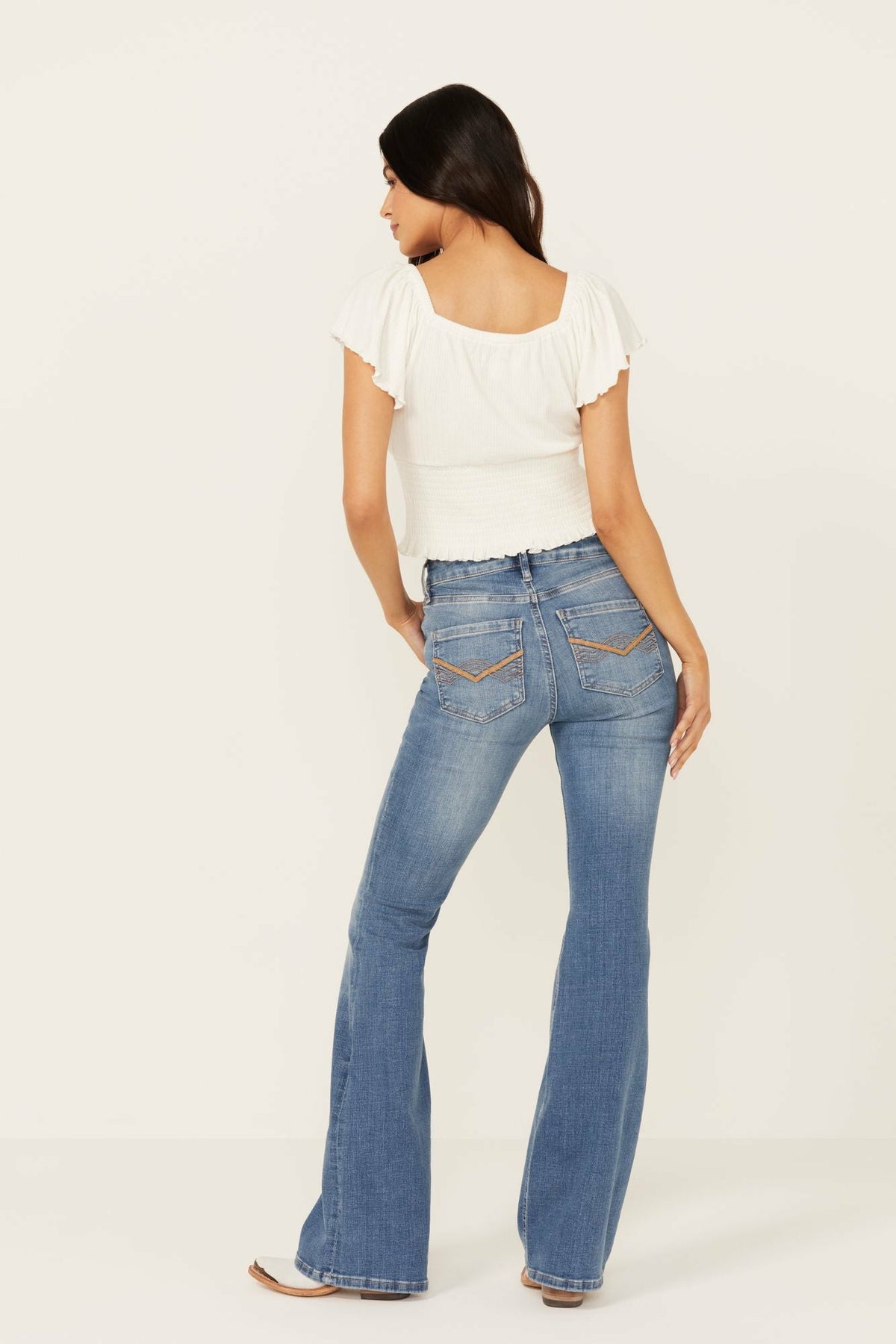 Idyllwind Women | Alto Vista Medium Wash Mid Rise Bootcut Stretch Denim Jeans