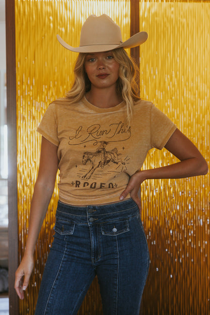 Idyllwind Women | I Run This Rodeo Short Sleeve Relaxed Graphic Tee