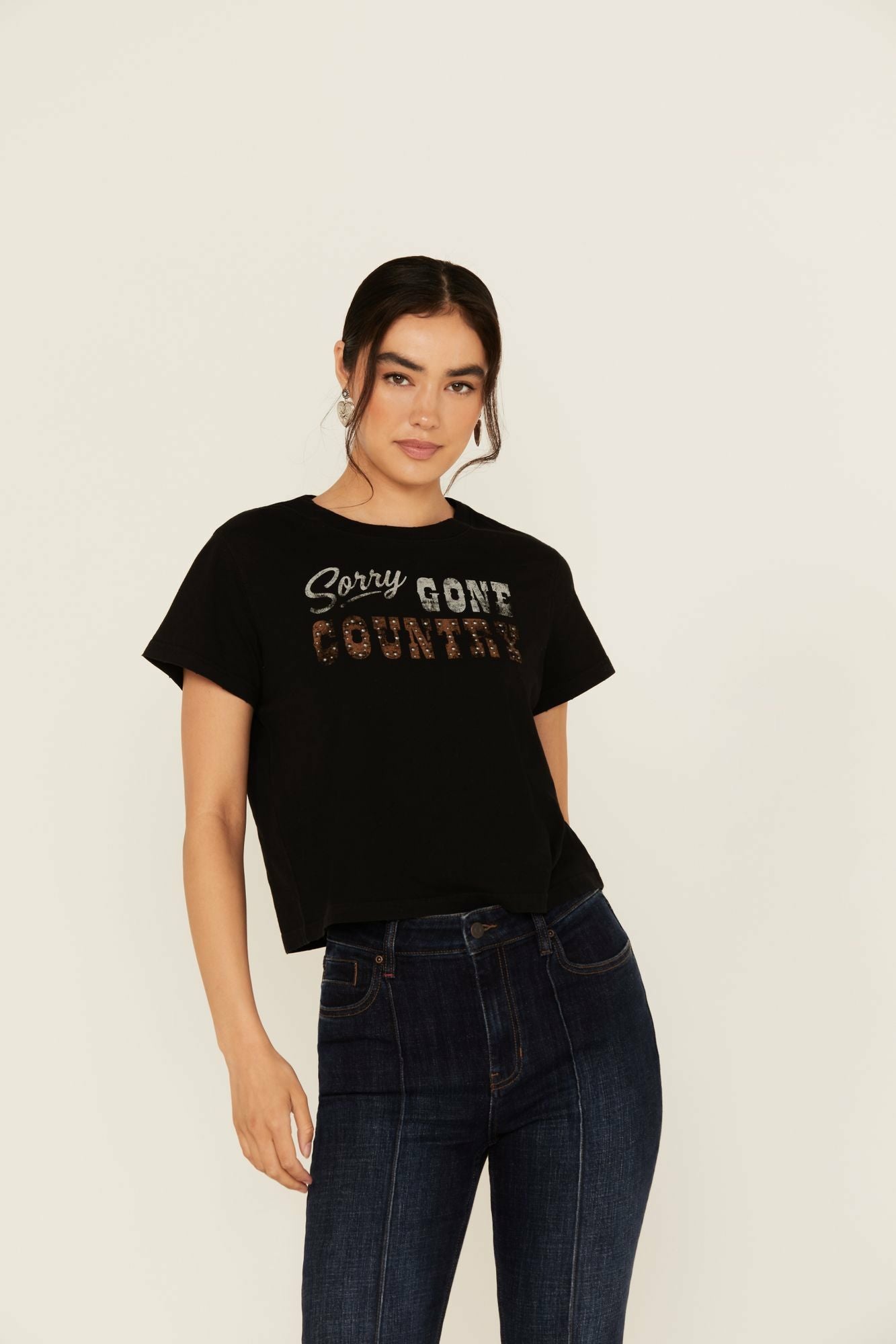 Idyllwind Women | Sorry Gone Country Short Sleeve Cropped Graphic Tee